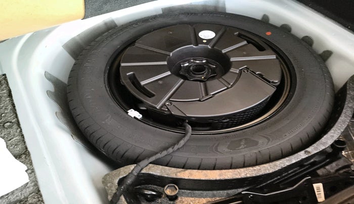 2022 Skoda SLAVIA STYLE 1.0L TSI MT, Petrol, Manual, 41,473 km, tyre