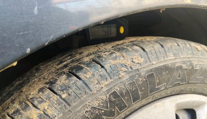 2012 Hyundai i10 MAGNA 1.2, CNG, Manual, 1,20,031 km, tyre