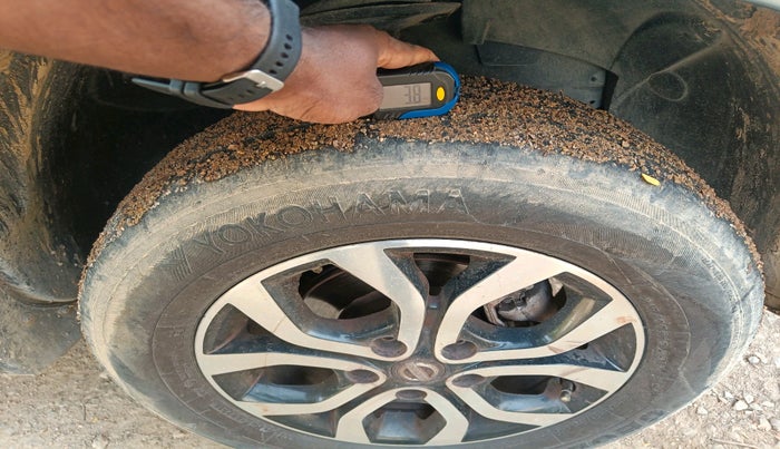 2014 Nissan Terrano XL D PLUS, Diesel, Manual, 1,11,627 km, tyre