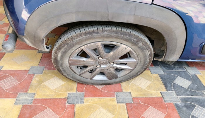 2020 Renault Kwid CLIMBER 1.0 AMT (O), Petrol, Automatic, 55,050 km, tyre