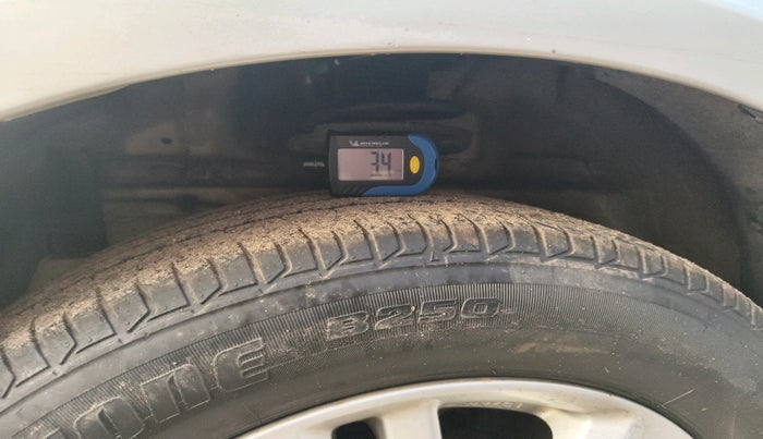 2014 Maruti Swift Dzire ZXI, Petrol, Manual, 1,55,532 km, tyre