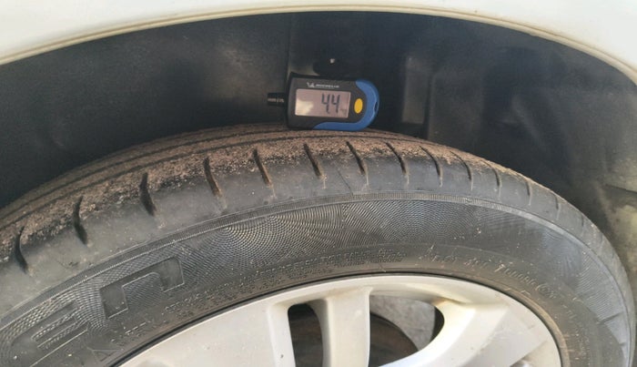 2014 Maruti Swift Dzire ZXI, Petrol, Manual, 1,55,532 km, tyre