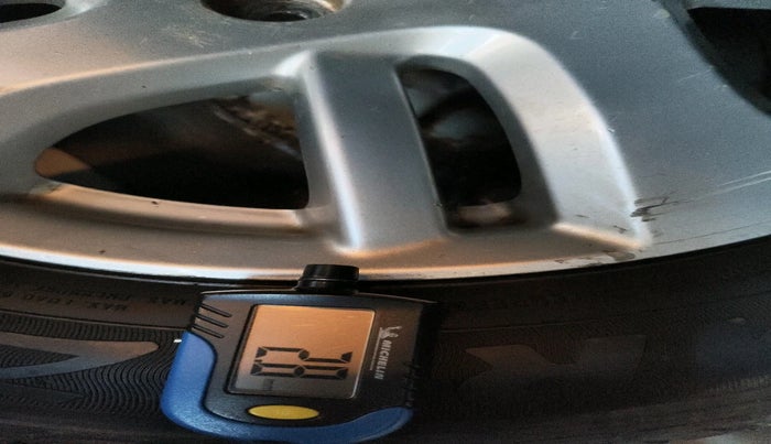 2014 Maruti Swift Dzire ZXI, Petrol, Manual, 1,55,532 km, tyre