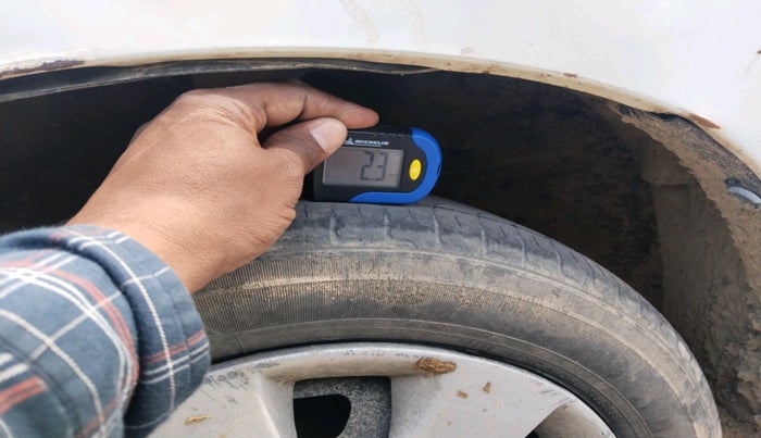 2015 Maruti Alto K10 VXI (O), Petrol, Manual, 83,531 km, tyre