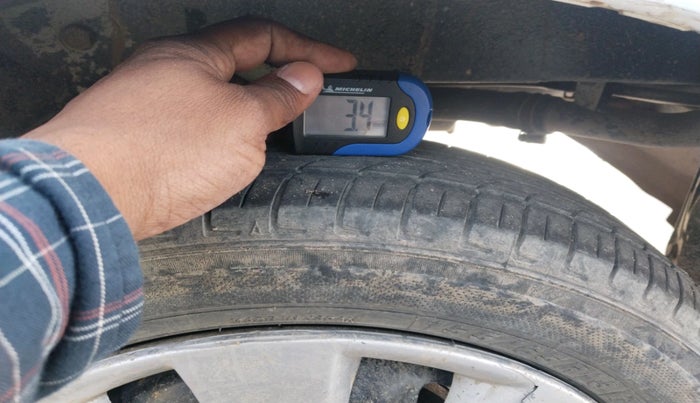 2015 Maruti Alto K10 VXI (O), Petrol, Manual, 83,531 km, tyre