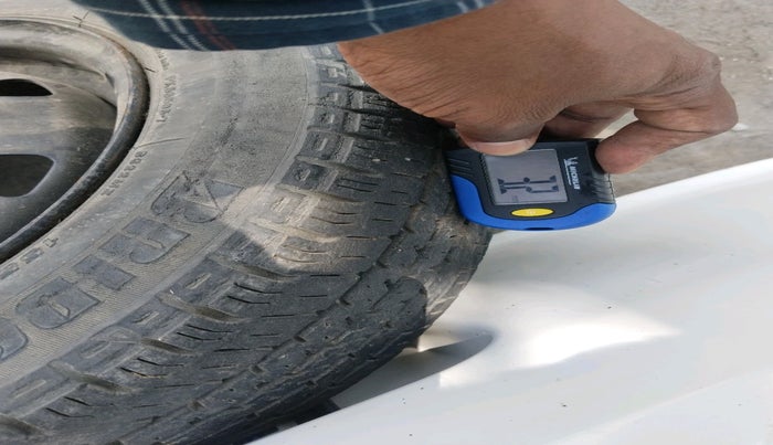 2015 Maruti Alto K10 VXI (O), Petrol, Manual, 83,531 km, tyre