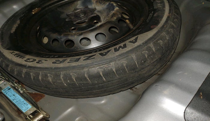 2017 Hyundai Grand i10 SPORTZ (O) 1.2 KAPPA VTVT, Petrol, Manual, 76,366 km, tyre