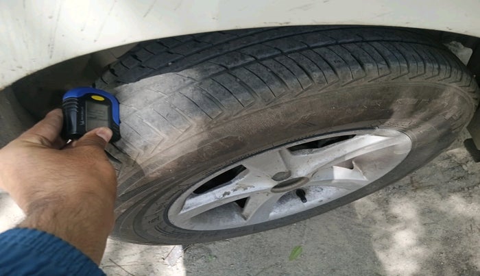 2016 Maruti Wagon R 1.0 LXI CNG, CNG, Manual, 1,39,342 km, tyre