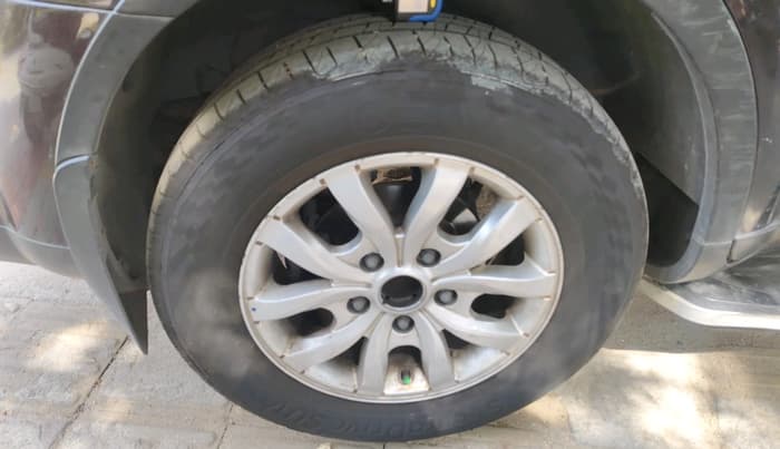 2018 Mahindra XUV500 W11, Diesel, Manual, 1,33,537 km, tyre