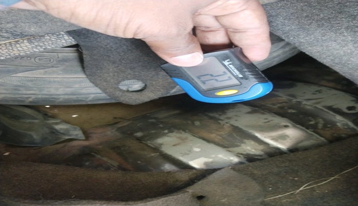 2017 Nissan Micra XL DIESEL, Diesel, Manual, 1,96,156 km, tyre