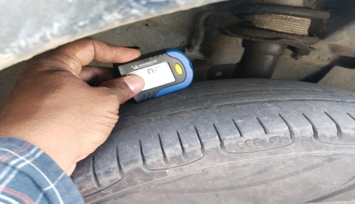 2017 Nissan Micra XL DIESEL, Diesel, Manual, 1,96,156 km, tyre