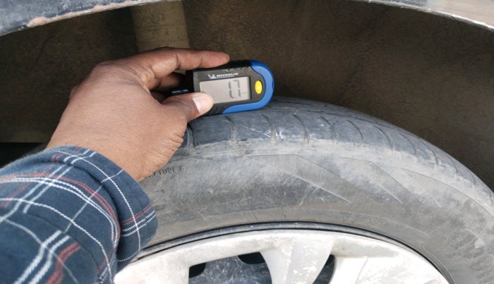 2017 Nissan Micra XL DIESEL, Diesel, Manual, 1,96,156 km, tyre