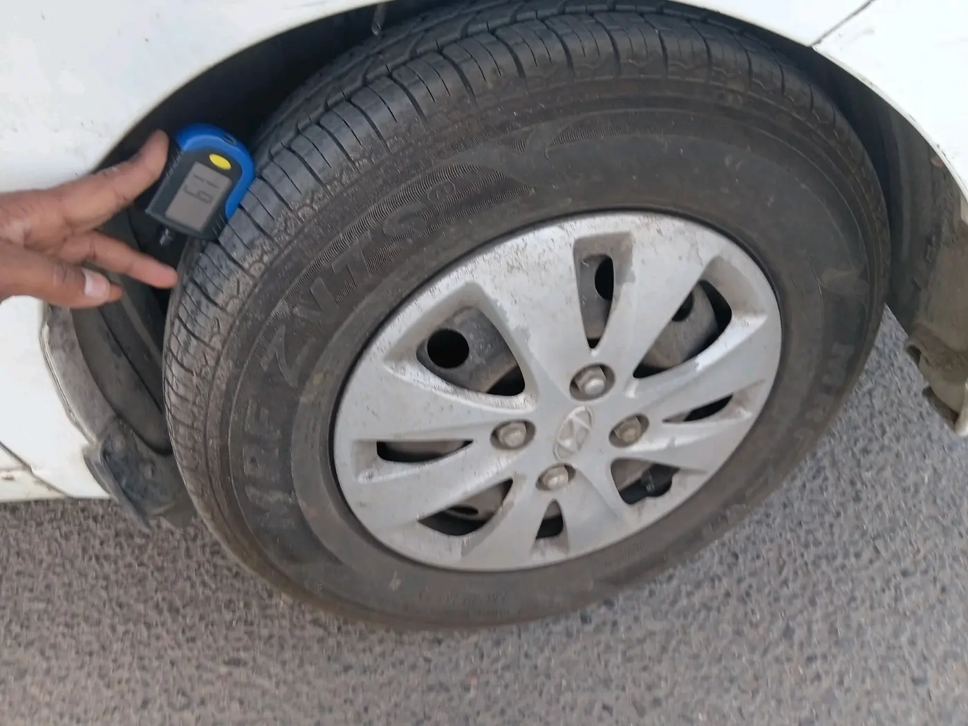 2013 Hyundai i10 MAGNA 1.2, CNG, Manual, 88,140 km, tyre