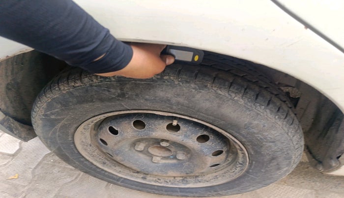 2015 Maruti Swift VDI, Diesel, Manual, 1,92,042 km, tyre