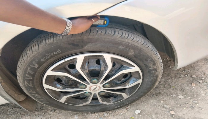 2013 Toyota Etios GD, Diesel, Manual, 2,07,624 km, tyre