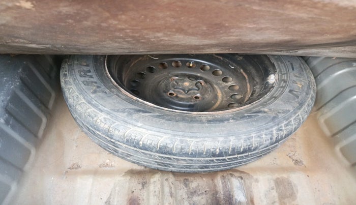 2012 Nissan Sunny XV PETROL, CNG, Manual, 71,780 km, tyre