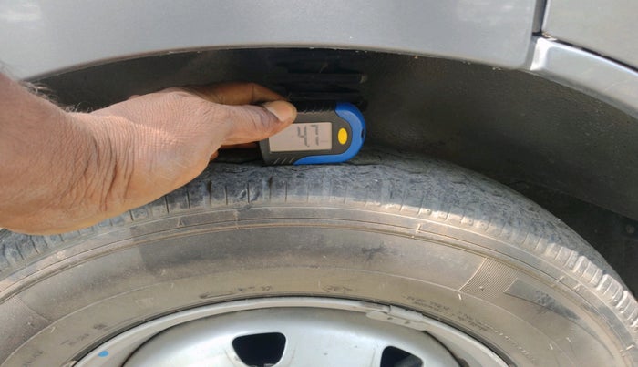 2016 Maruti Eeco 7 STR, Petrol, Manual, 17,362 km, tyre