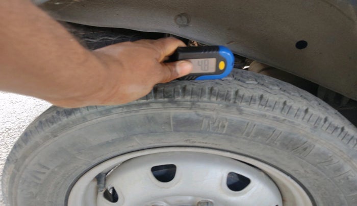 2016 Maruti Eeco 7 STR, Petrol, Manual, 17,362 km, tyre