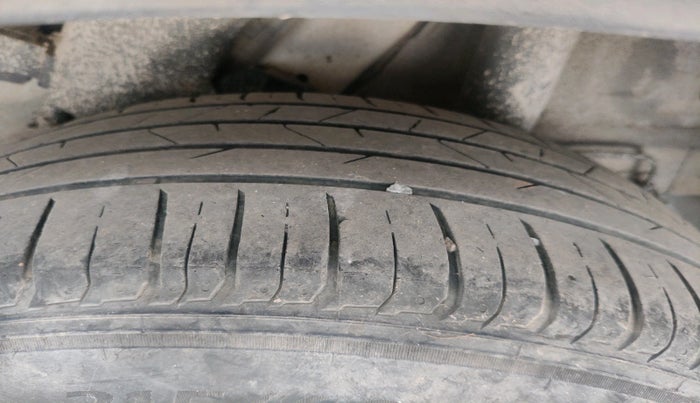 2019 Hyundai VENUE SX(O) 1.4 CRDI, Diesel, Manual, 89,259 km, tyre