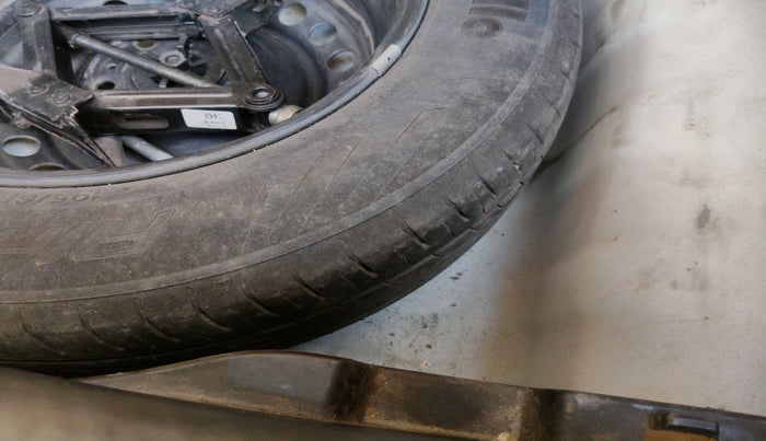 2019 Hyundai VENUE SX(O) 1.4 CRDI, Diesel, Manual, 89,259 km, tyre