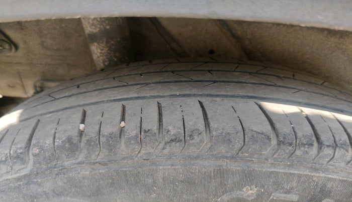 2019 Hyundai VENUE SX(O) 1.4 CRDI, Diesel, Manual, 89,259 km, tyre