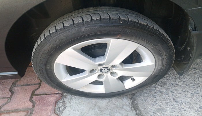 2020 Skoda Rapid 1.0 AMBITION TSI MT, Petrol, Manual, 14,994 km, tyre