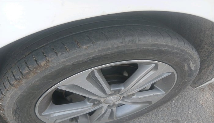 2019 Hyundai Verna 1.6 CRDI SX, Diesel, Manual, 70,520 km, tyre