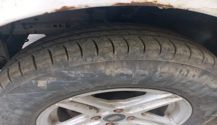 2016 Nissan Micra Active XL, CNG, Manual, 1,01,666 km, tyre