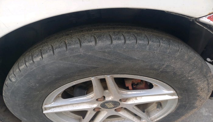 2016 Nissan Micra Active XL, CNG, Manual, 1,01,666 km, tyre