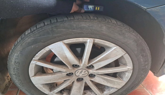 2017 Volkswagen Ameo HIGHLINE1.5L, Diesel, Manual, 1,70,068 km, tyre