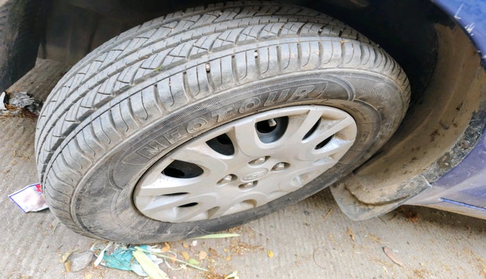 2011 Hyundai i20 MAGNA (O) 1.2, Petrol, Manual, 69,355 km, tyre