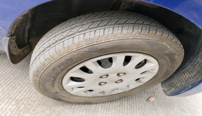 2011 Hyundai i20 MAGNA (O) 1.2, Petrol, Manual, 69,355 km, tyre