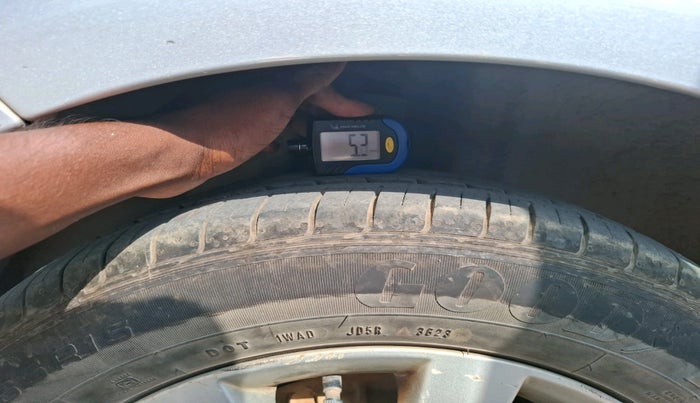 2013 Skoda Fabia ELEGANCE 1.2 MPI, Petrol, Manual, 1,19,057 km, tyre