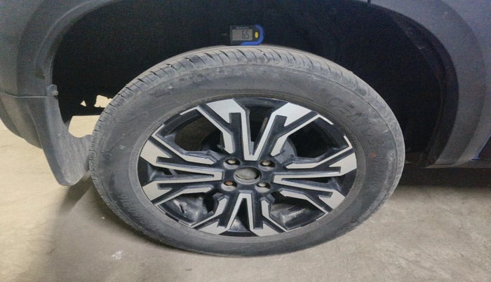 2021 Renault Kiger RXZ MT DUAL TONE, Petrol, Manual, 18,798 km, tyre