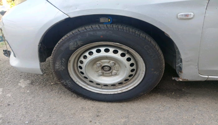 2017 Honda Amaze 1.5L I-DTEC E OPT, Diesel, Manual, 70,334 km, tyre