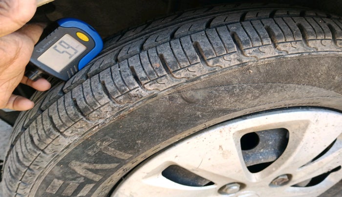 2011 Hyundai i10 MAGNA 1.1, Petrol, Manual, 55,528 km, tyre