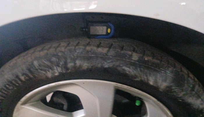 2016 Honda City 1.5L I-VTEC V MT, Petrol, Manual, 1,83,775 km, tyre