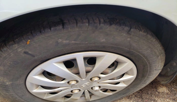 2013 Hyundai i10 ASTA 1.2 AT SUNROOF, CNG, Automatic, 65,656 km, tyre