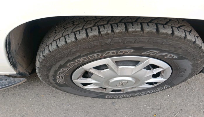 2016 Mahindra TUV300 T6, Diesel, Manual, 1,09,147 km, tyre