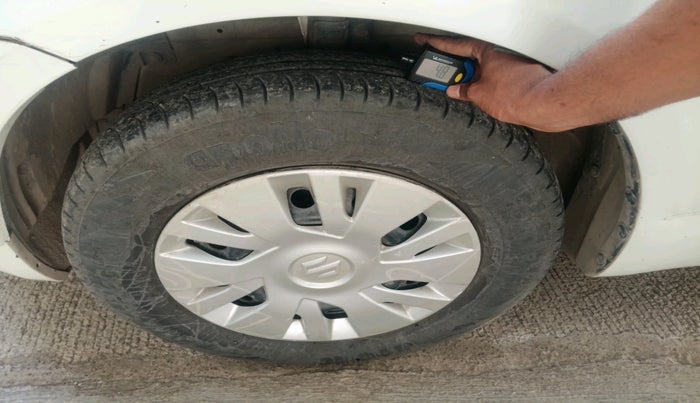 2014 Maruti Swift VDI, Diesel, Manual, 2,07,968 km, tyre