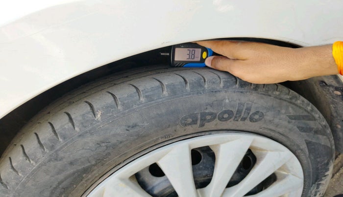 2016 Maruti Celerio VXI AMT, CNG, Automatic, 1,09,595 km, tyre