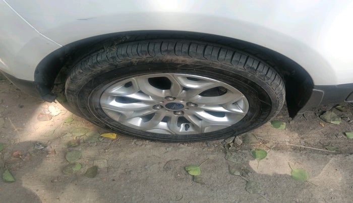 2013 Ford Ecosport TITANIUM 1.5L DIESEL, Diesel, Manual, 1,37,265 km, tyre