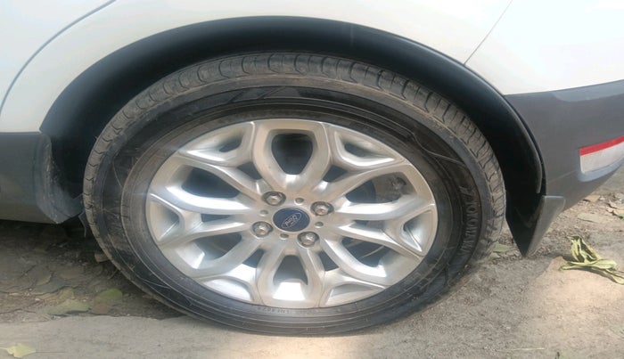 2013 Ford Ecosport TITANIUM 1.5L DIESEL, Diesel, Manual, 1,37,265 km, tyre