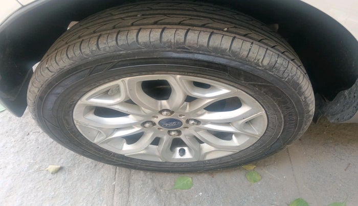 2013 Ford Ecosport TITANIUM 1.5L DIESEL, Diesel, Manual, 1,37,265 km, tyre