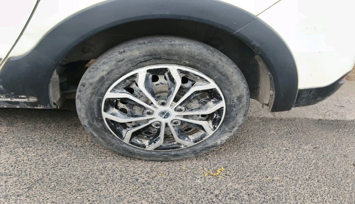 2015 Renault Lodgy 110 PS RXZ, Diesel, Manual, 1,65,222 km, tyre