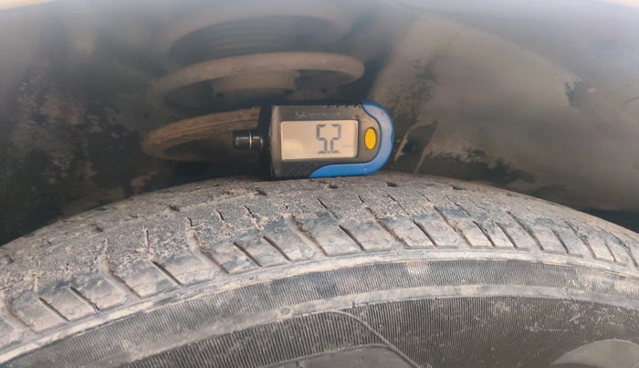 2012 Maruti Swift Dzire LXI, Petrol, Manual, 65,050 km, tyre