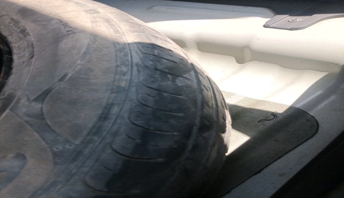 2017 Hyundai Creta E PLUS 1.6 PETROL, Petrol, Manual, 85,576 km, tyre