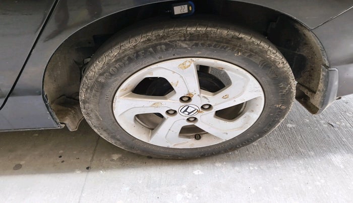 2016 Honda City 1.5L I-VTEC VX CVT, Petrol, Automatic, 1,14,017 km, tyre