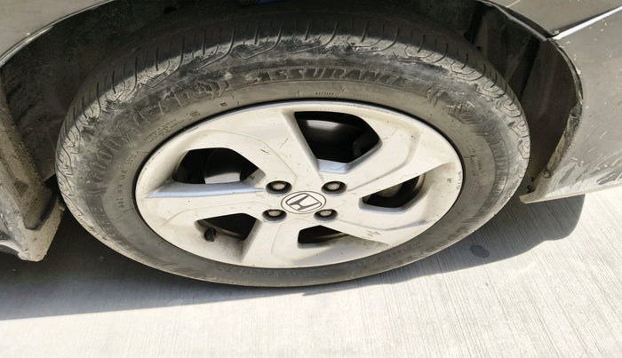 2016 Honda City 1.5L I-VTEC VX CVT, Petrol, Automatic, 1,14,017 km, tyre