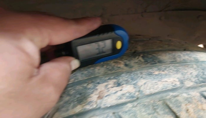 2003 Mahindra Scorpio 2.6 DX, Diesel, Manual, 1,86,241 km, tyre